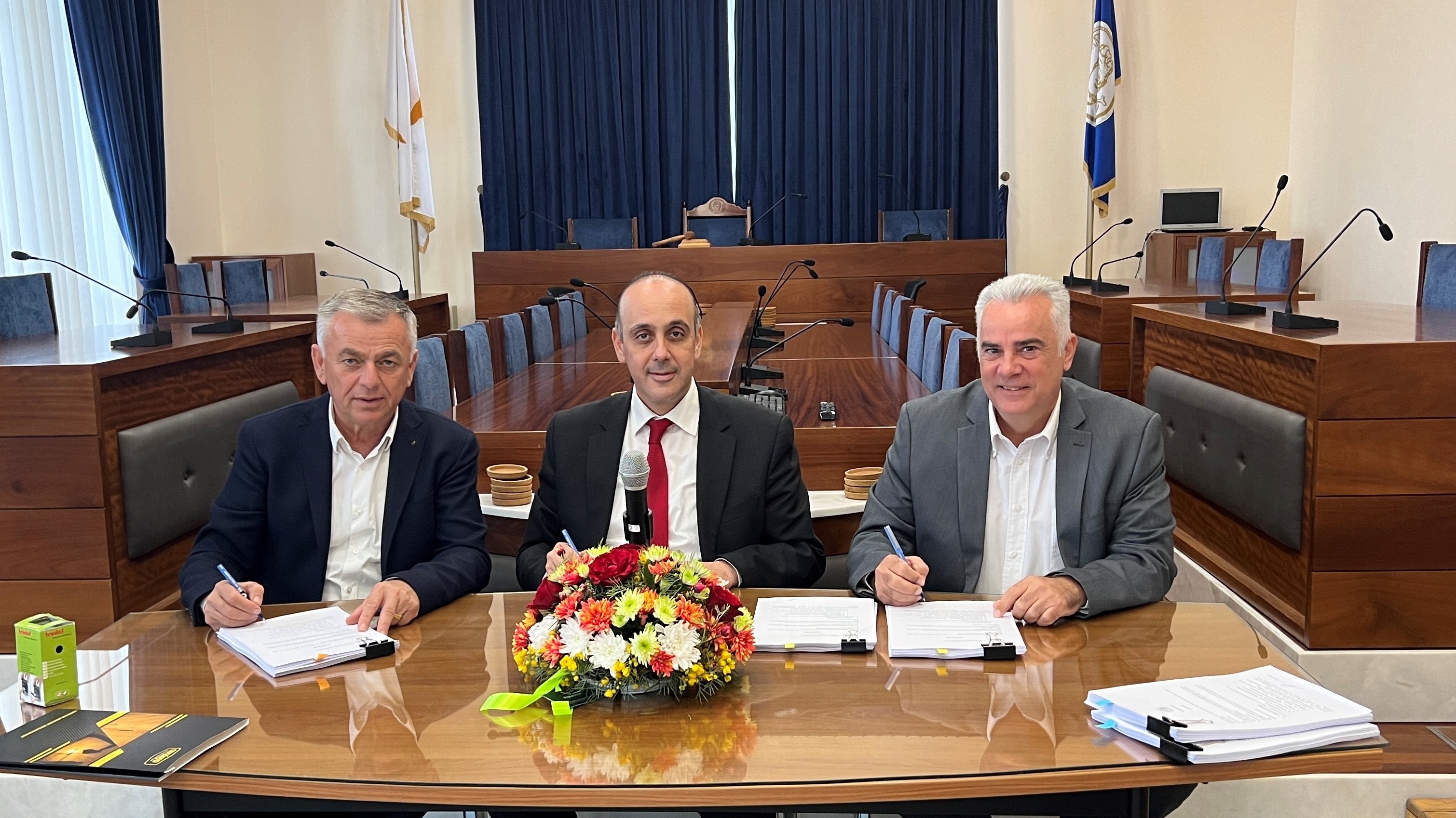 Upgrade to the Road Cleaning Service of the Municipality of Paphos and Polis Chrysochous.