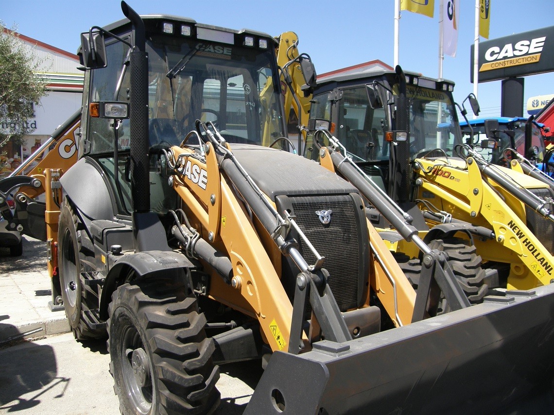 FOR SALE - BACKHOE LOADER CASE 580SV